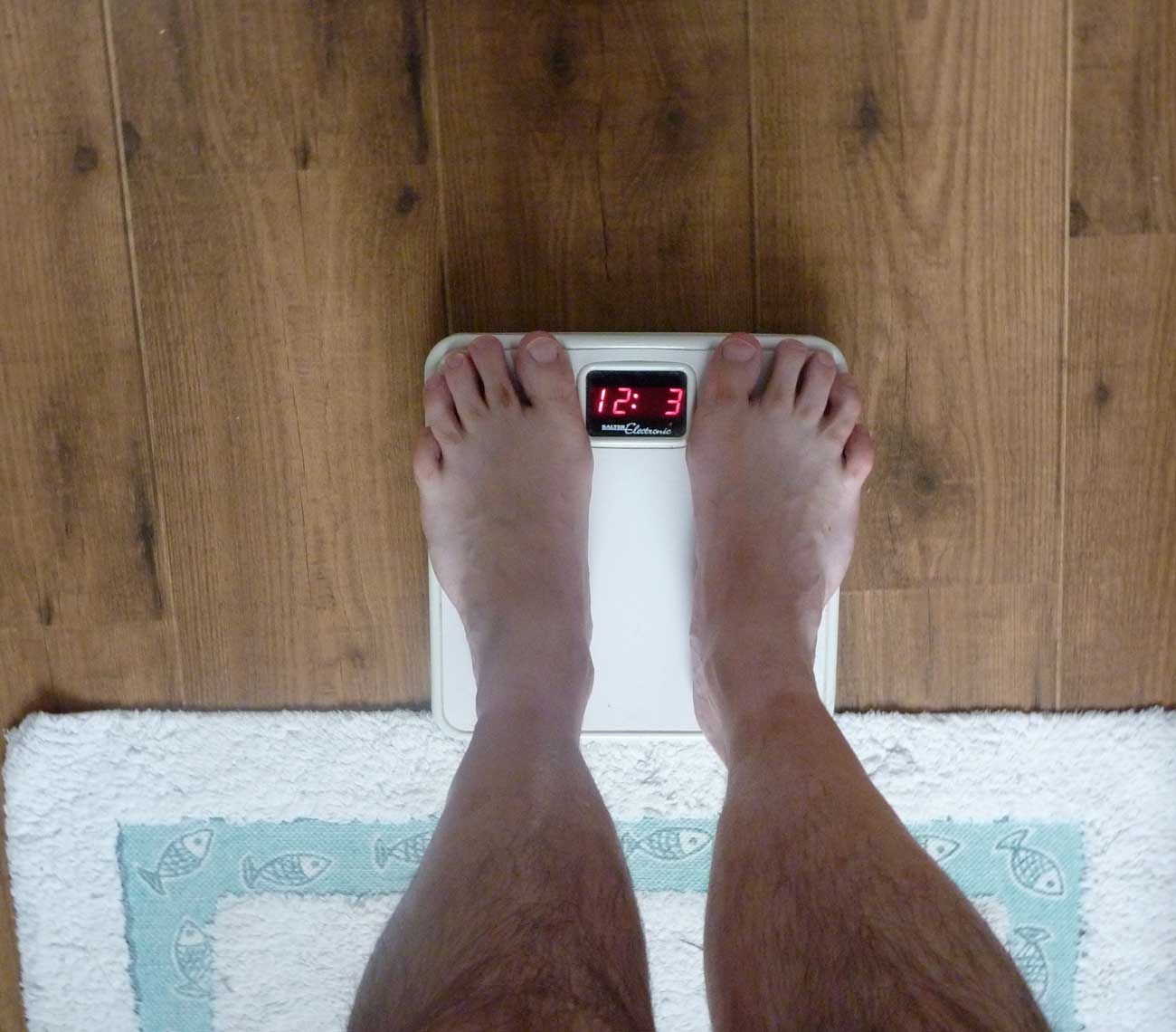 La balanza y los cálculos para el control de peso en la dieta de los puntos